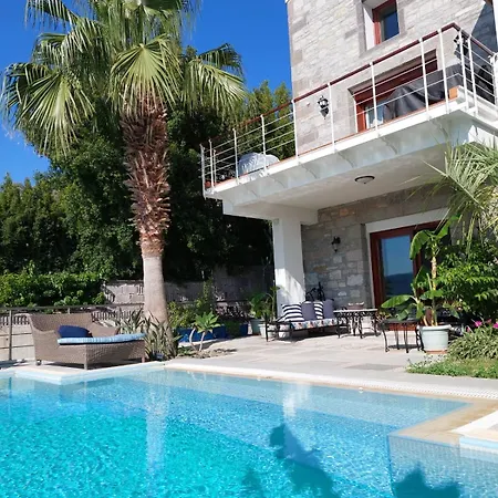 Castello Villa *